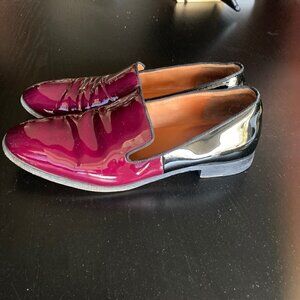 VINTAGE Marc by MARC JACOBS  BLACK AND BURGUNDY PATENT LEATHER LOAFER SIZE 7.5-